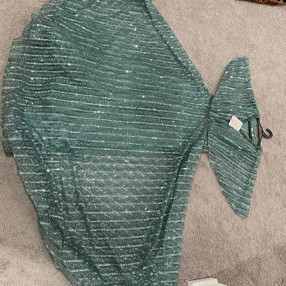Elegant Teal Sequin Gown size s new with - Picture 4 of 5